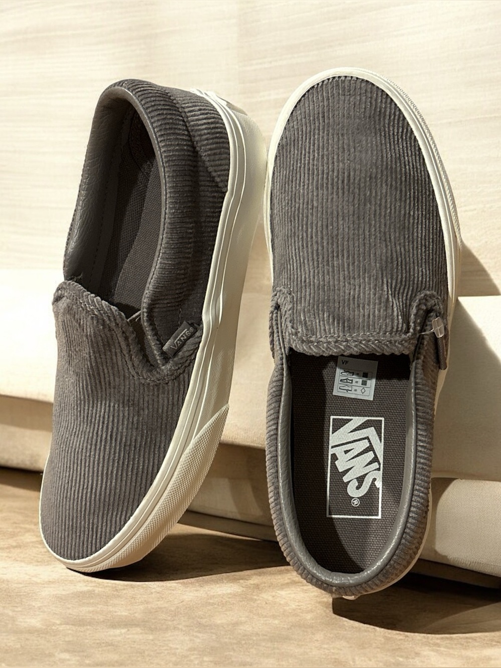 Vans Corduroy Slip On Women’s Size 7 Sneakers
